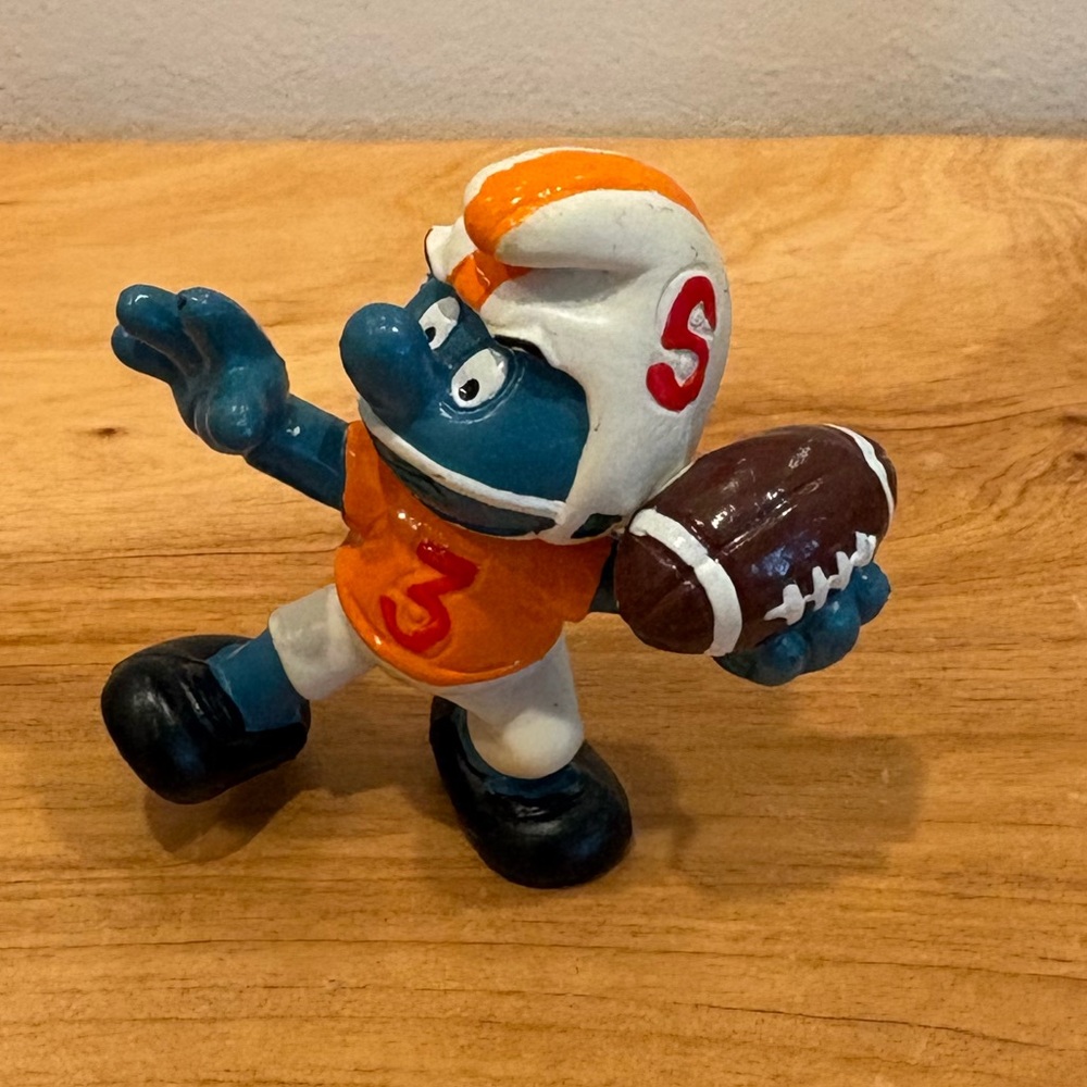 Vintage football smurf